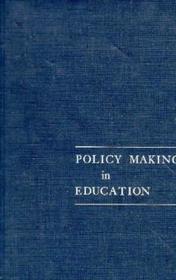 Policy Making in Education: Photoalignment of Liquid Crystalline Materials